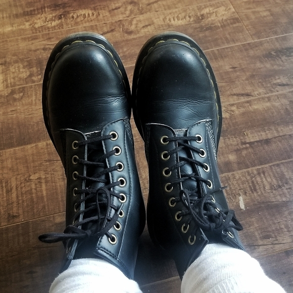 🖤Vegan 1460 Doc Martens🖤 - Picture 2 of 4